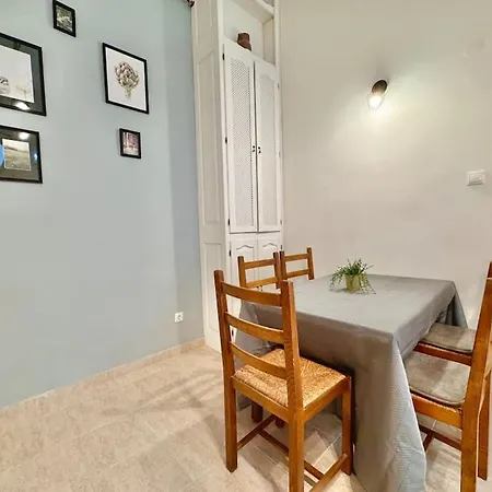 Classic Andrassy Apartment