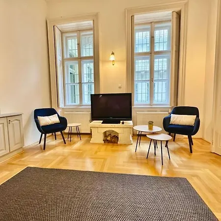 Classic Andrassy Apartmán *